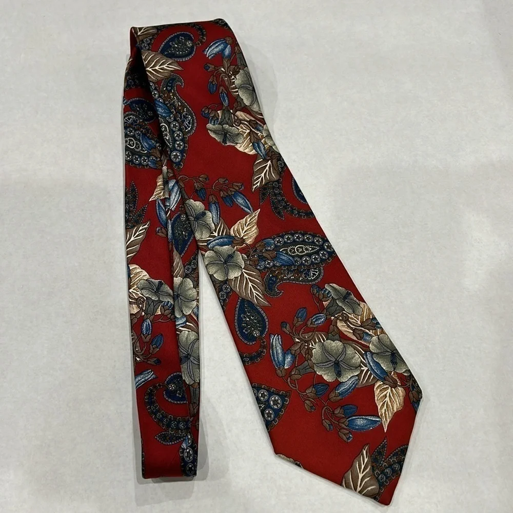 Vintage Bill Blass Lord and Taylor’s floral botanical paisley men’s necktie